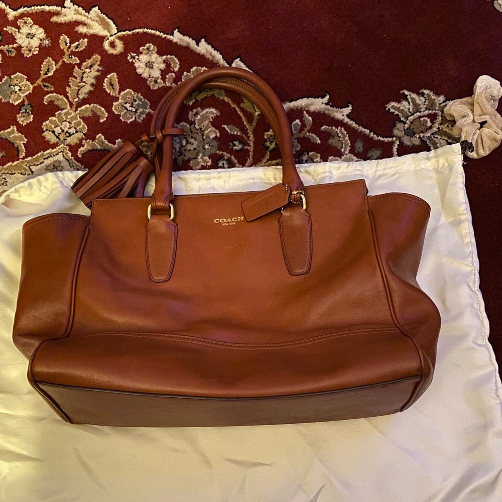 Coach Candace carry all medium